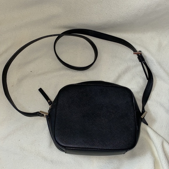 Kate Spade cross body purse.Good condition, only used a few times. 7.4”x4.9” - Picture 4 of 5